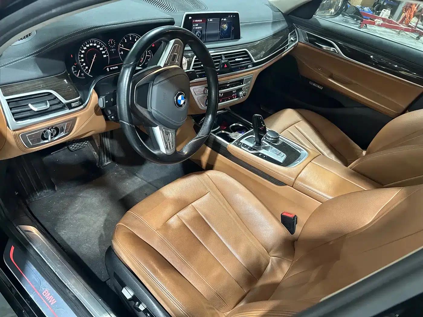 2016 BMW 7 Series 730Li Leading Edition — миниатюра 5
