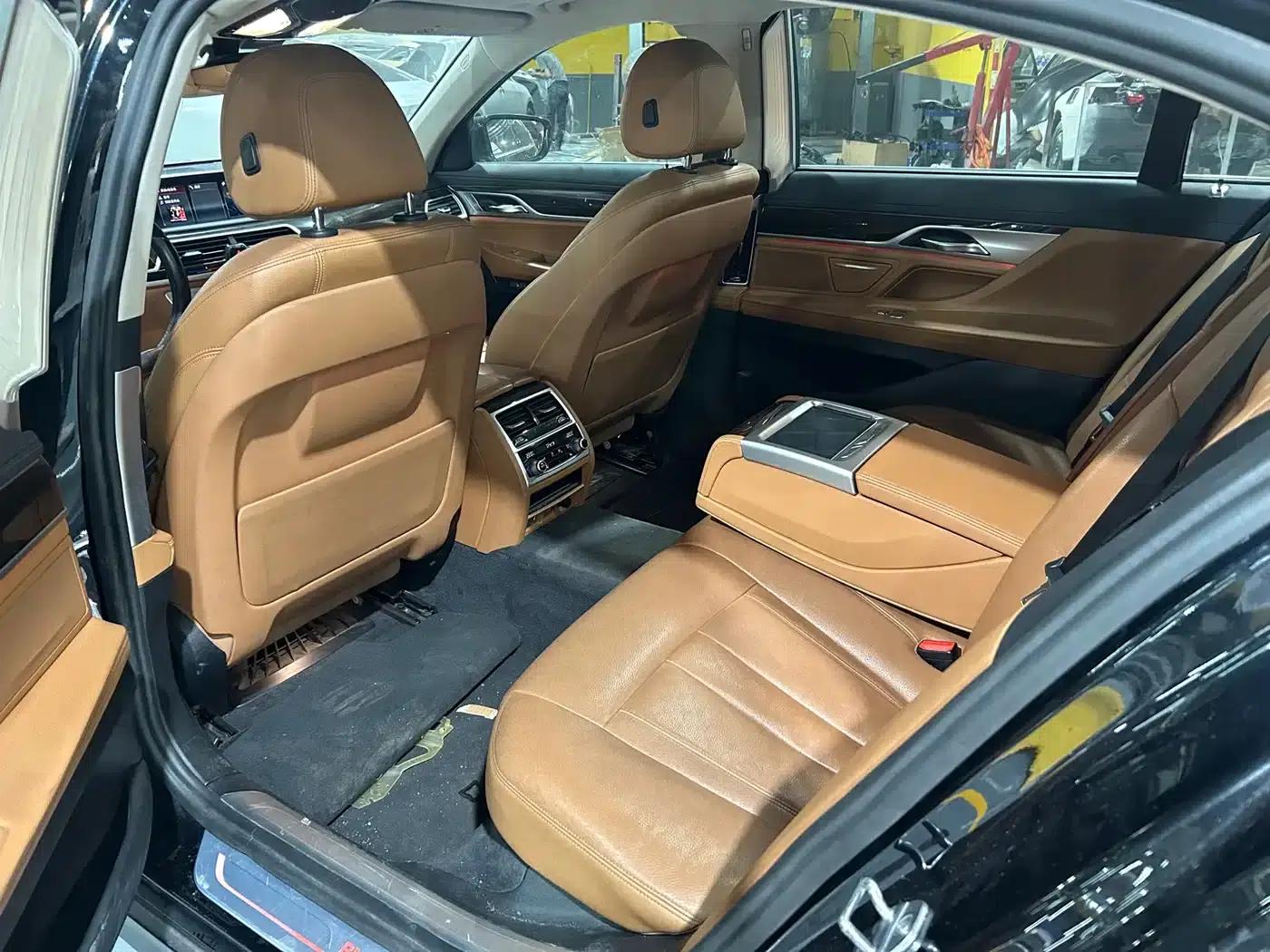 2016 BMW 7 Series 730Li Leading Edition — миниатюра 6