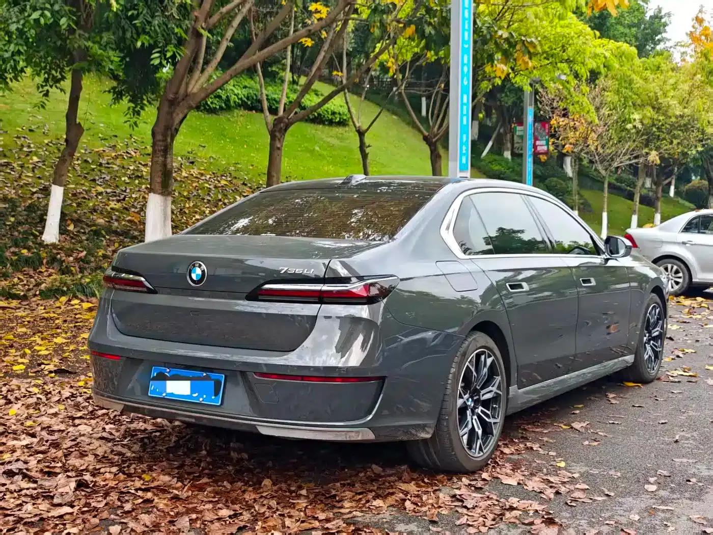 2023 BMW 7 Series 735Li Luxury Package — миниатюра 2