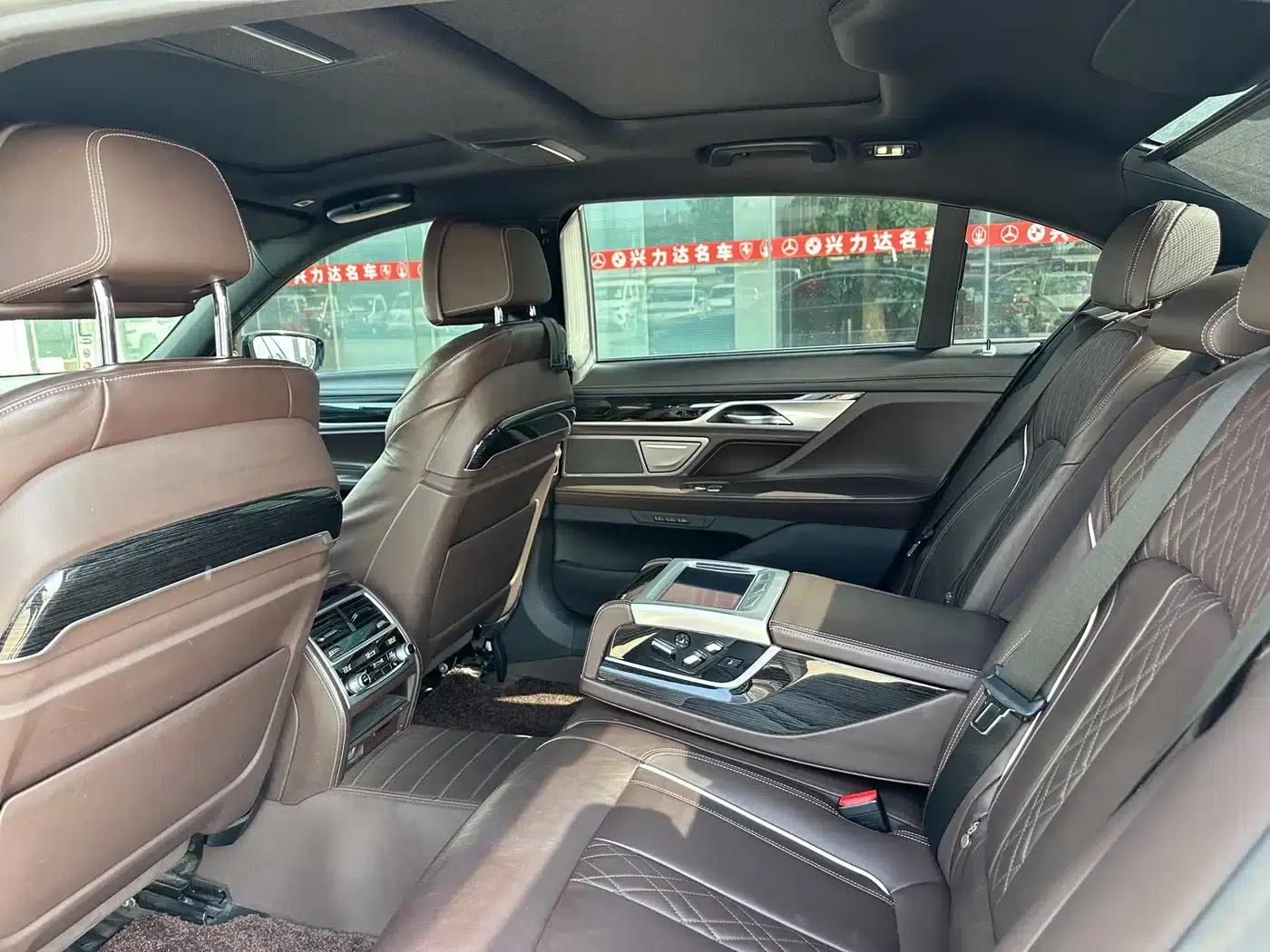 2019 BMW 7 Series Facelift 730Li M Sport Package — миниатюра 9