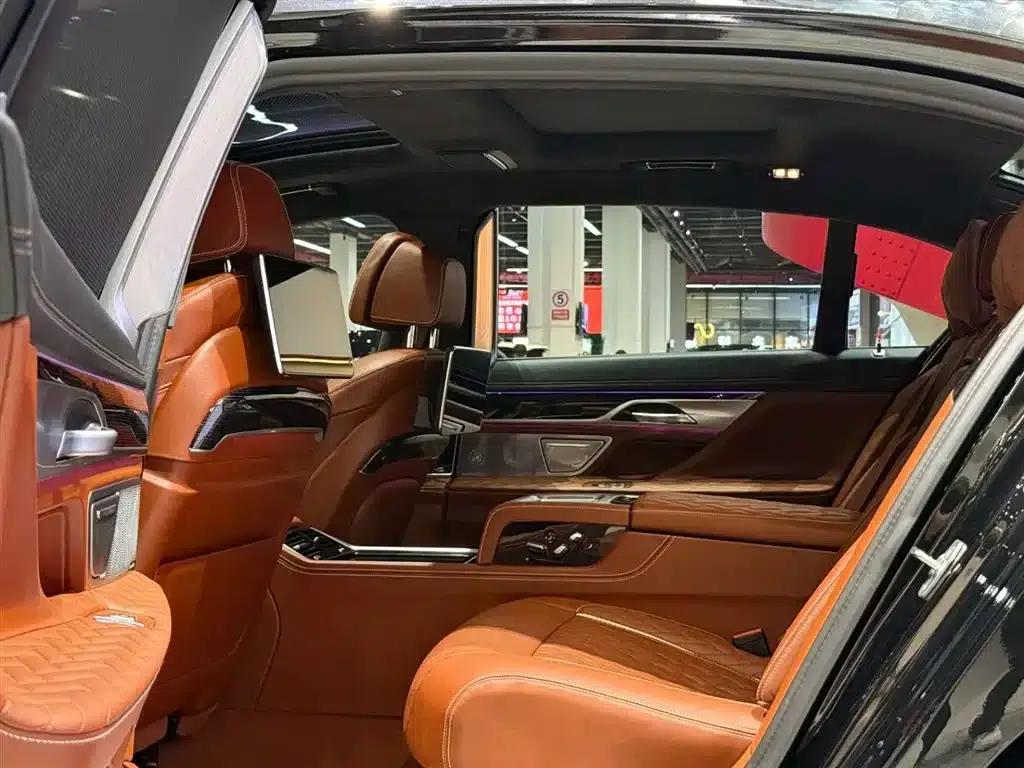 2019 BMW 7 Series Facelift M760Li xDrive V12 Sport Package — миниатюра 17