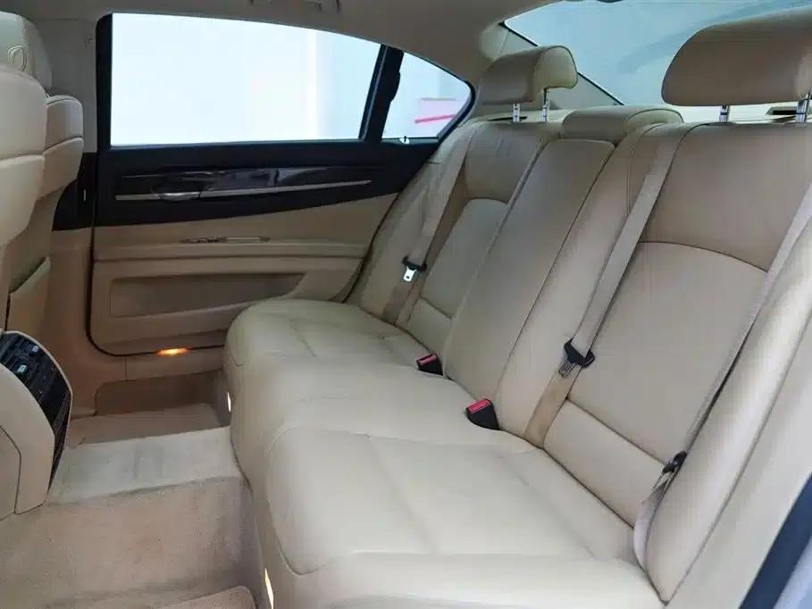2011 BMW 7 Series 730Li Elegant Edition — миниатюра 14