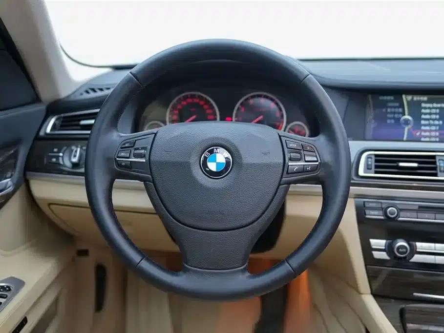 2011 BMW 7 Series 730Li Elegant Edition — миниатюра 10