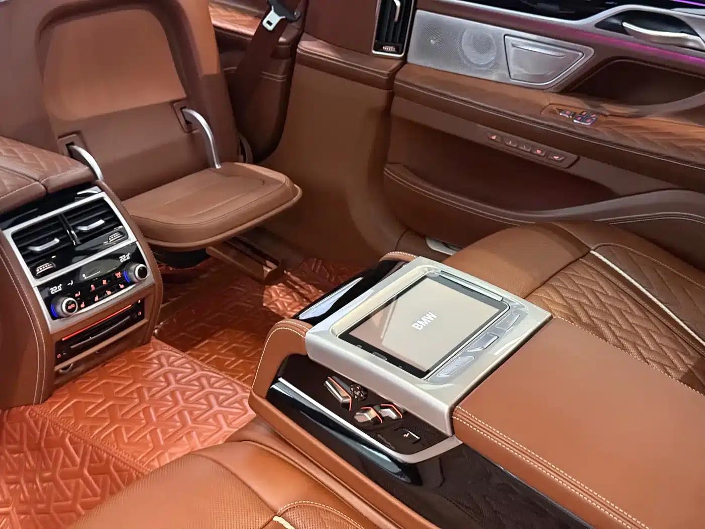 2019 BMW 7 Series Facelift 740Li xDrive Executive M Sport Package — миниатюра 11