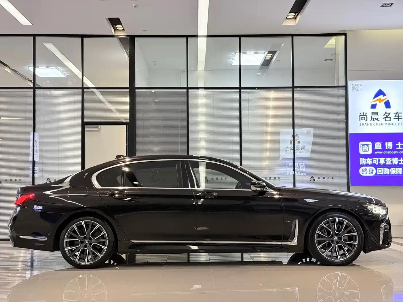 2019 BMW 7 Series Facelift 740Li xDrive Executive M Sport Package — миниатюра 17