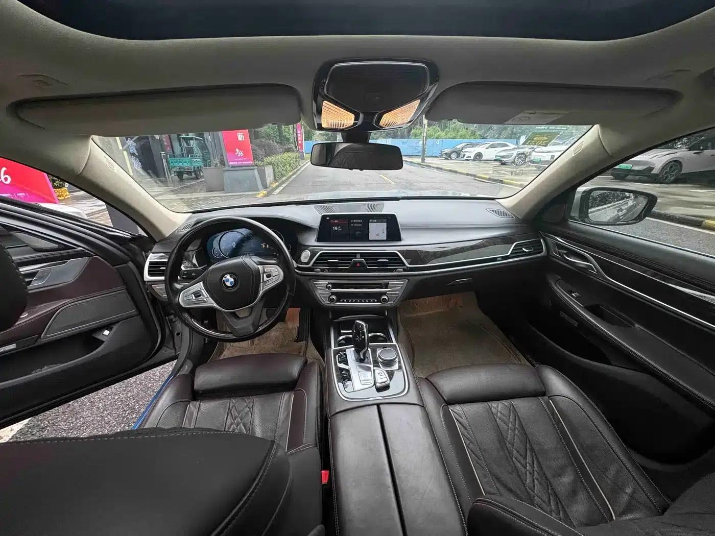 2017 BMW 7 Series 730Li Luxury — миниатюра 4