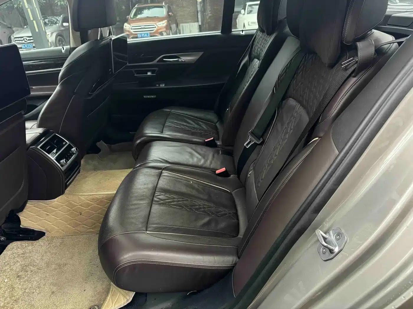 2017 BMW 7 Series 730Li Luxury — миниатюра 6