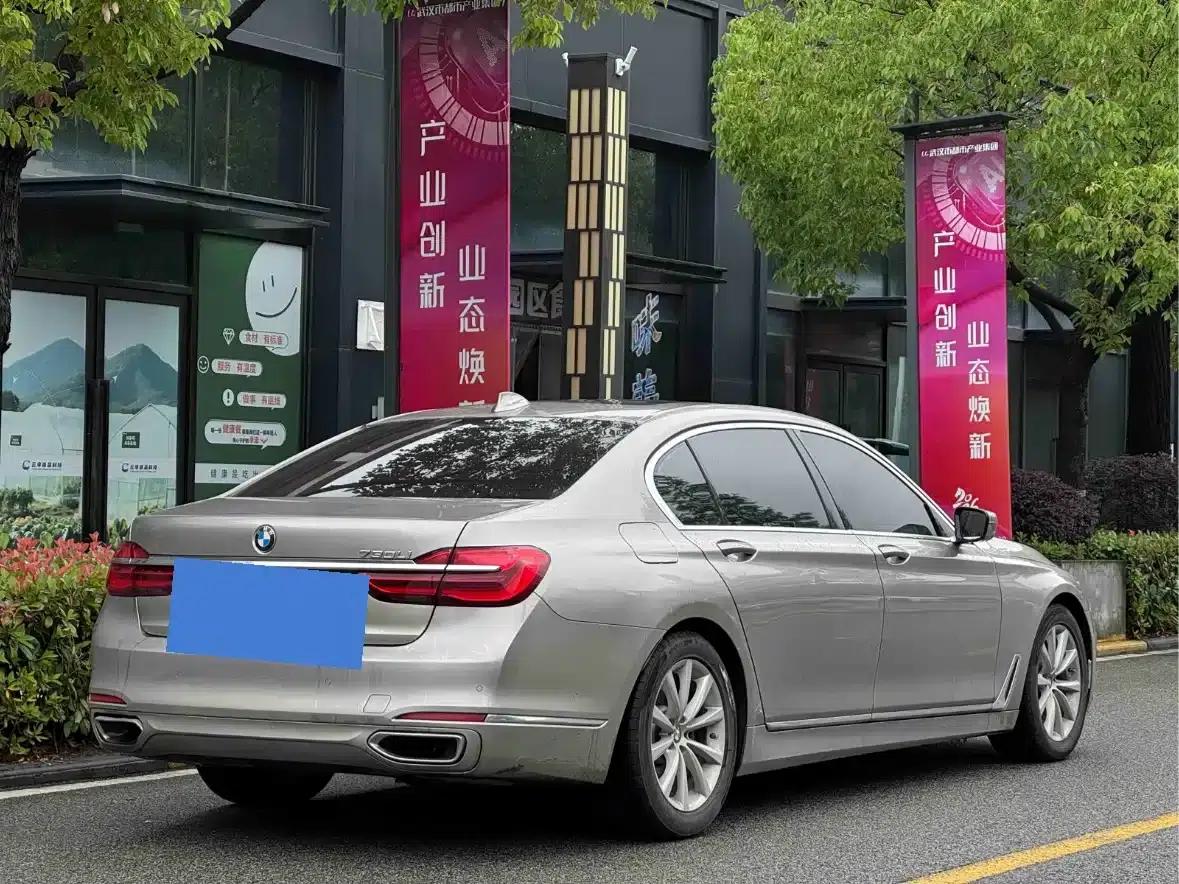 2017 BMW 7 Series 730Li Luxury — миниатюра 7