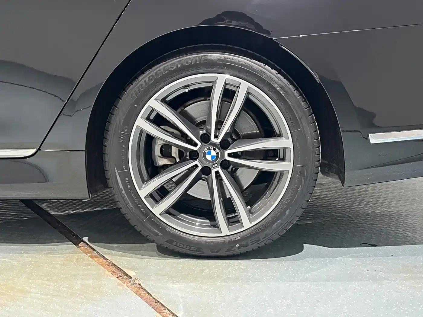 2021 BMW 7 Series 730Li M Sport Package — миниатюра 11