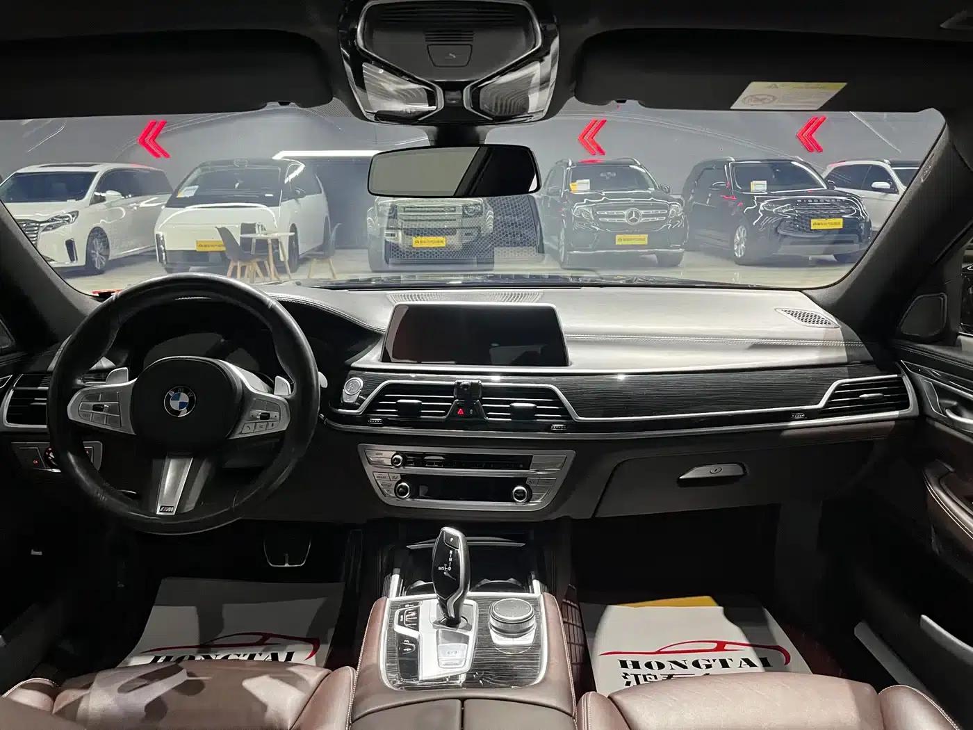 2021 BMW 7 Series 730Li M Sport Package — миниатюра 13