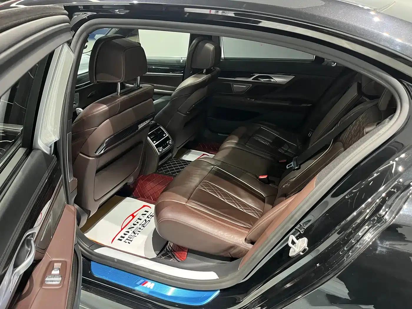 2021 BMW 7 Series 730Li M Sport Package — миниатюра 17