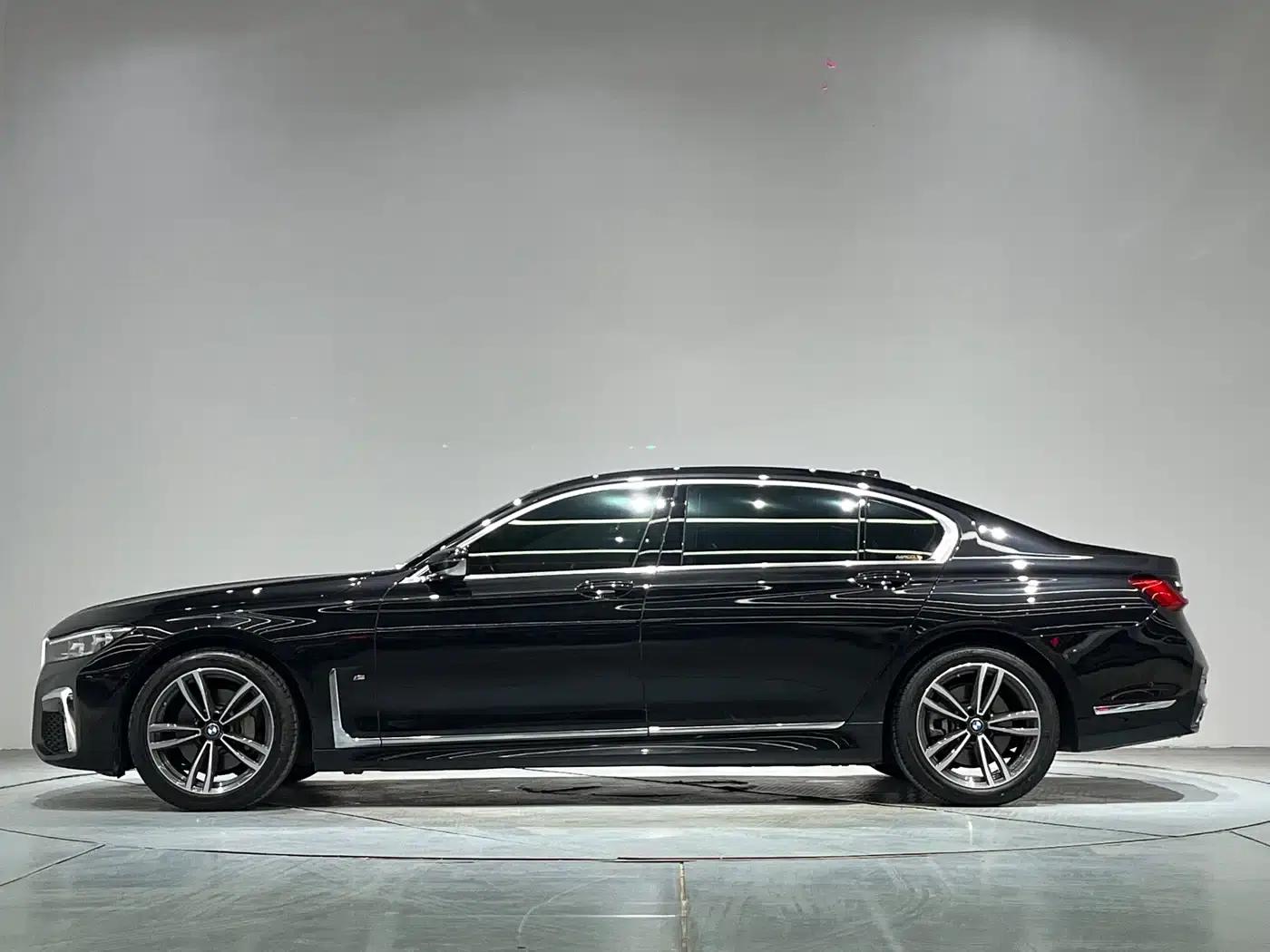 2021 BMW 7 Series 730Li M Sport Package — миниатюра 4
