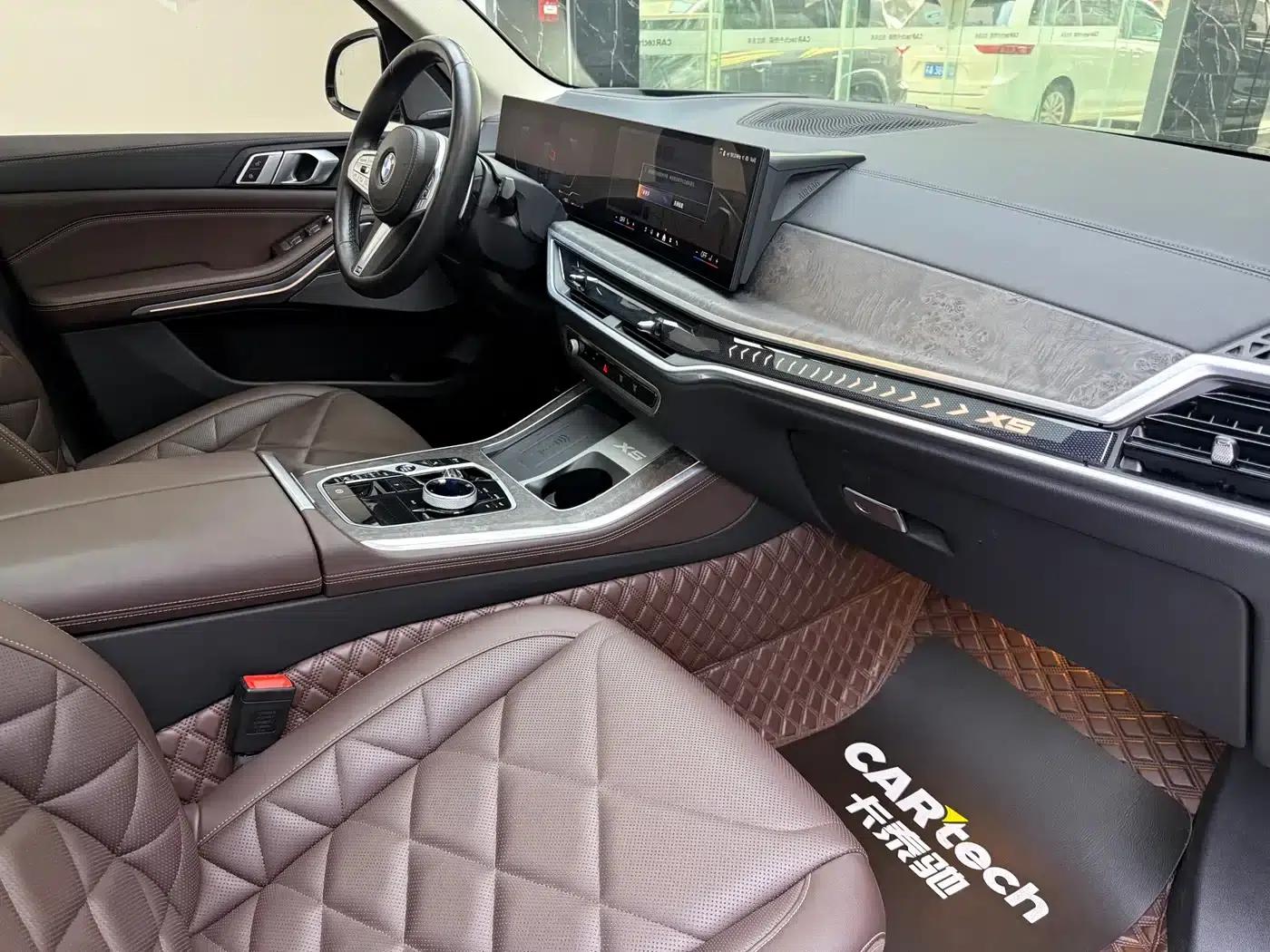 BMW X5 2023 xDrive 30Li Luxury M Sport Package — миниатюра 15