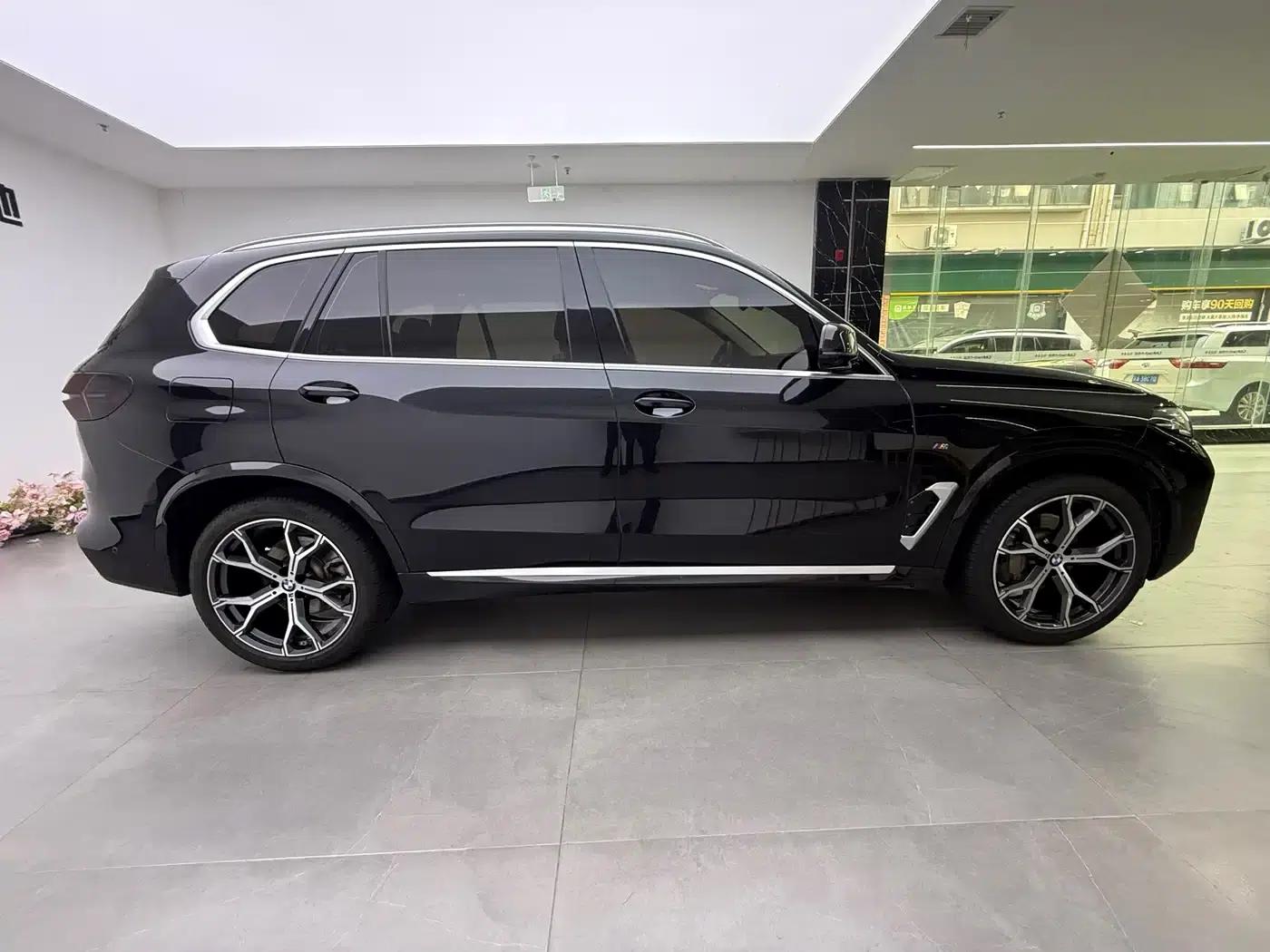 BMW X5 2023 xDrive 30Li Luxury M Sport Package — миниатюра 6