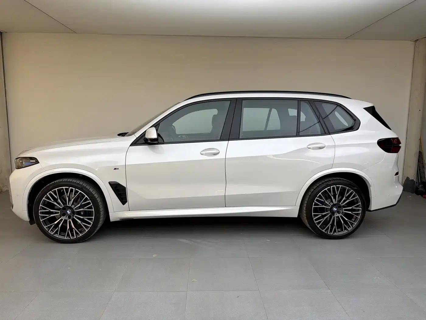 BMW X5 2025 xDrive 40Li M Sport Shadow Edition — миниатюра 3