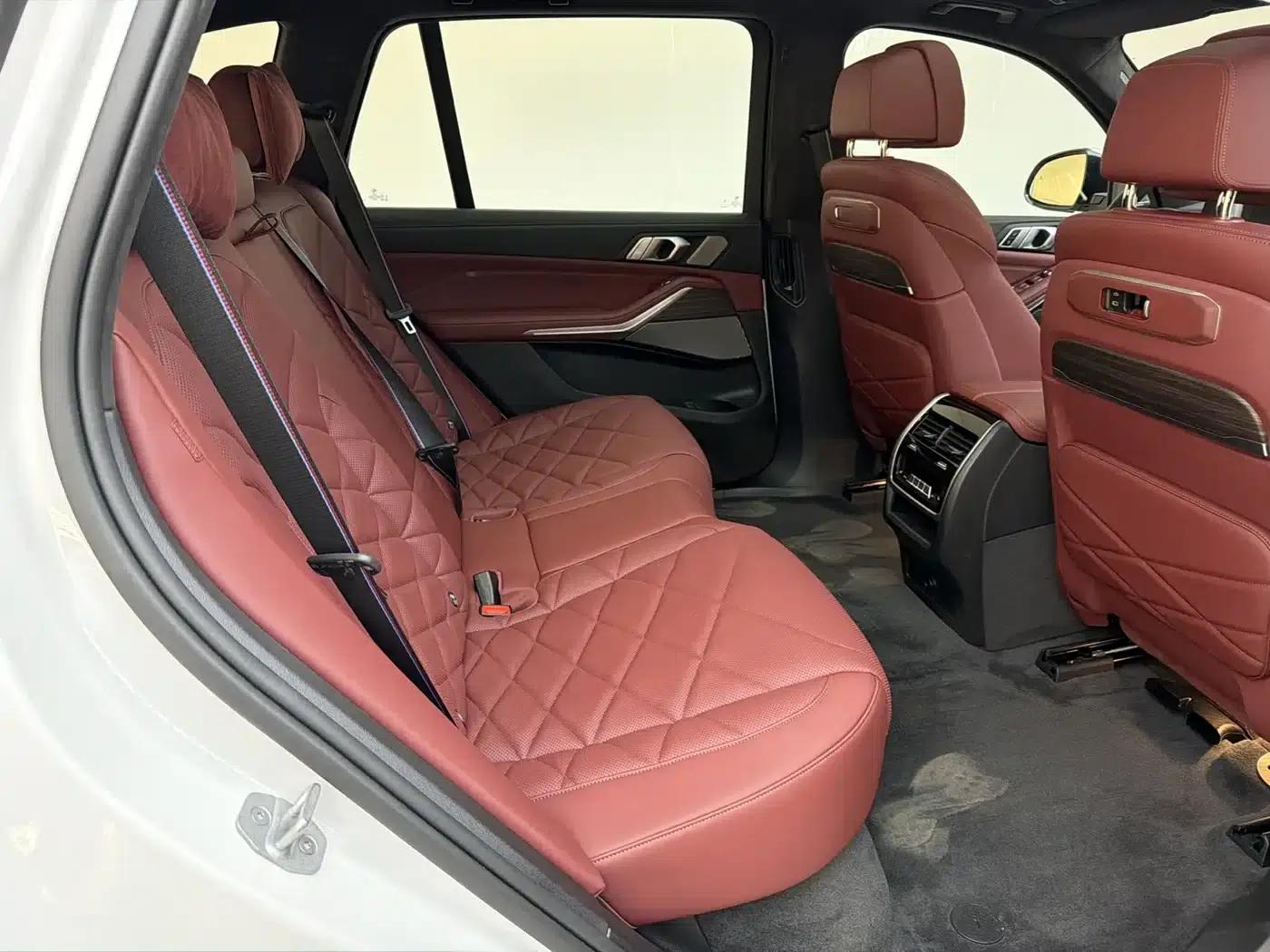BMW X5 2025 xDrive 40Li M Sport Shadow Edition — миниатюра 8