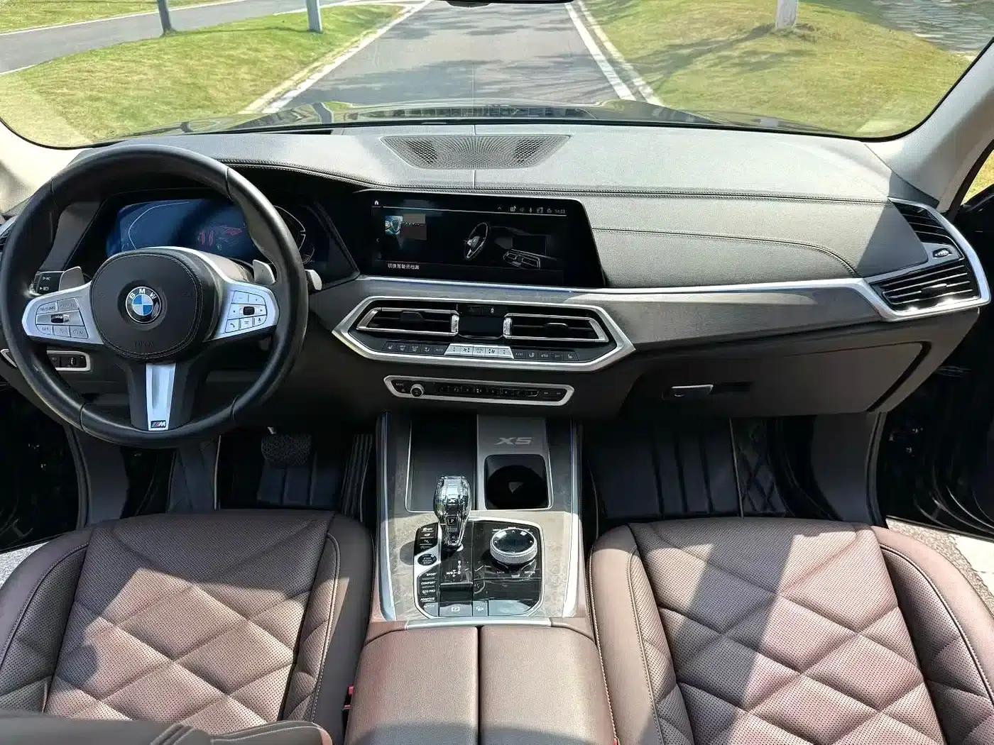 BMW X5 2022 xDrive 30Li Luxury M Sport Package — миниатюра 3