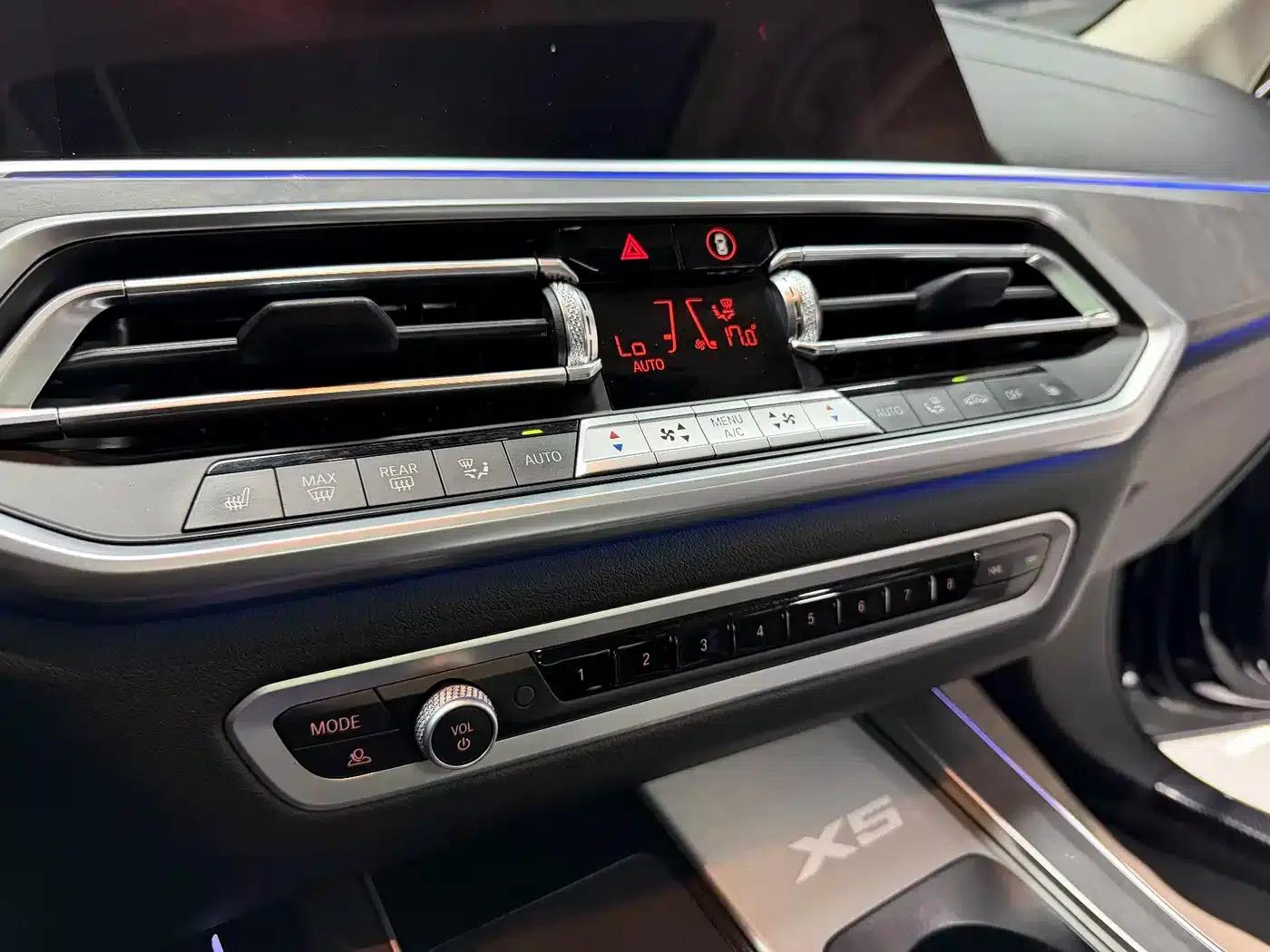 BMW X5 2022 xDrive 30Li Luxury M Sport Package — миниатюра 15