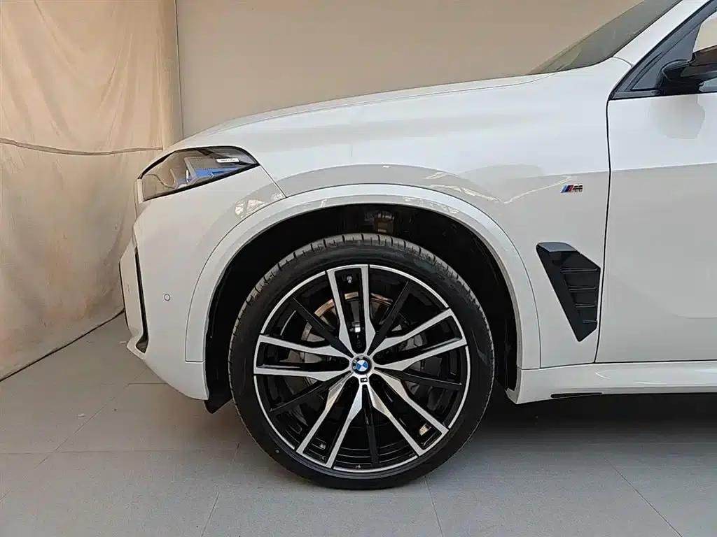 BMW X5 2025 xDrive 30Li M Sport Shadow Edition — миниатюра 6