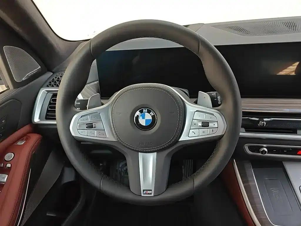BMW X5 2025 xDrive 30Li M Sport Shadow Edition — миниатюра 9