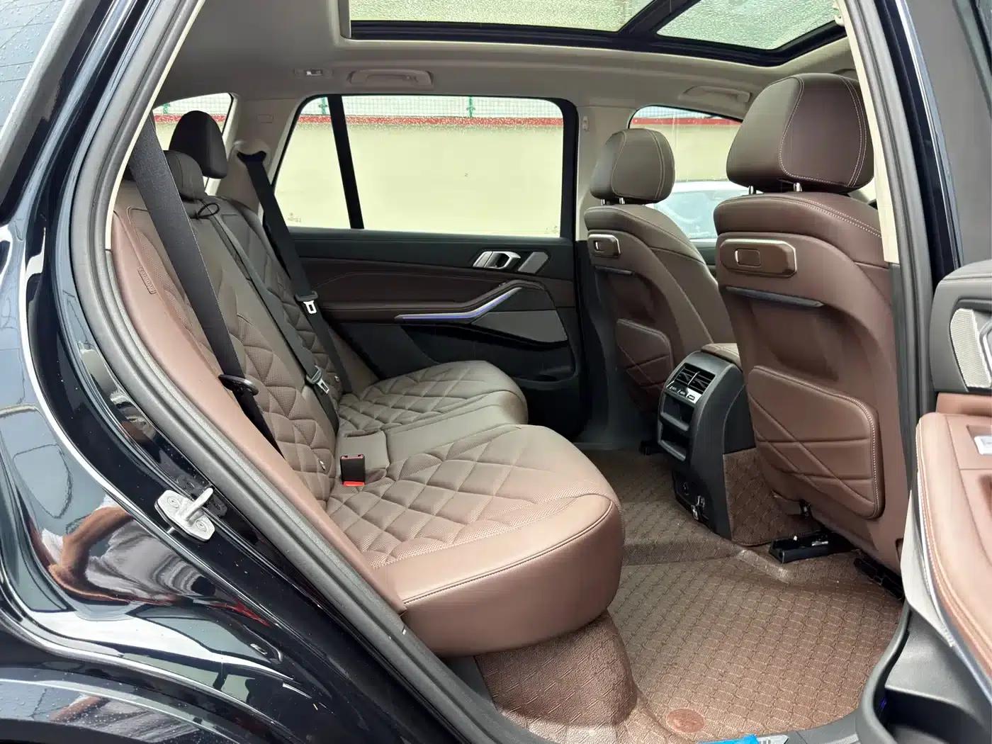BMW X5 2023 xDrive 30Li M Sport Shadow Edition — миниатюра 12