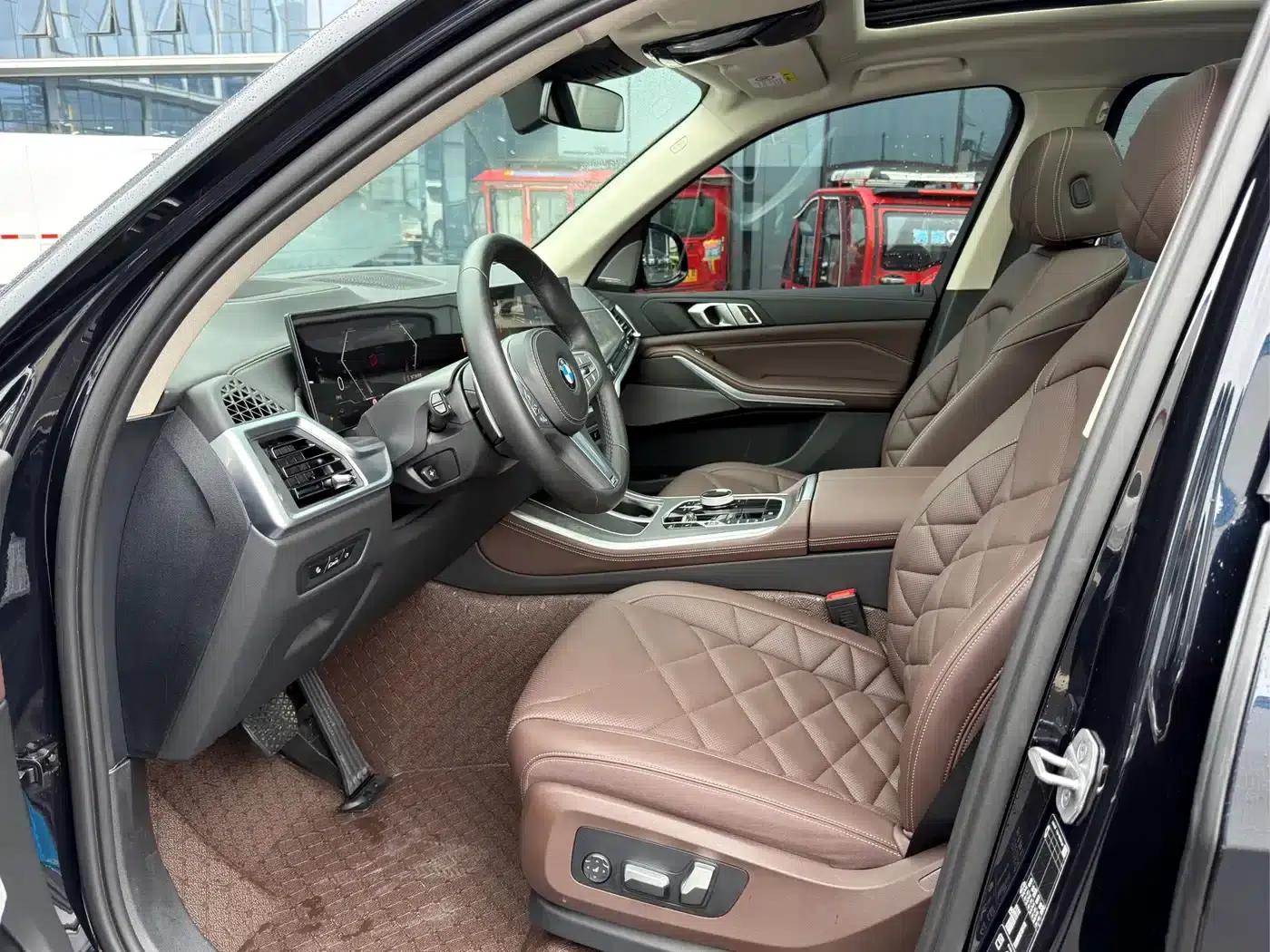 BMW X5 2023 xDrive 30Li M Sport Shadow Edition — миниатюра 4