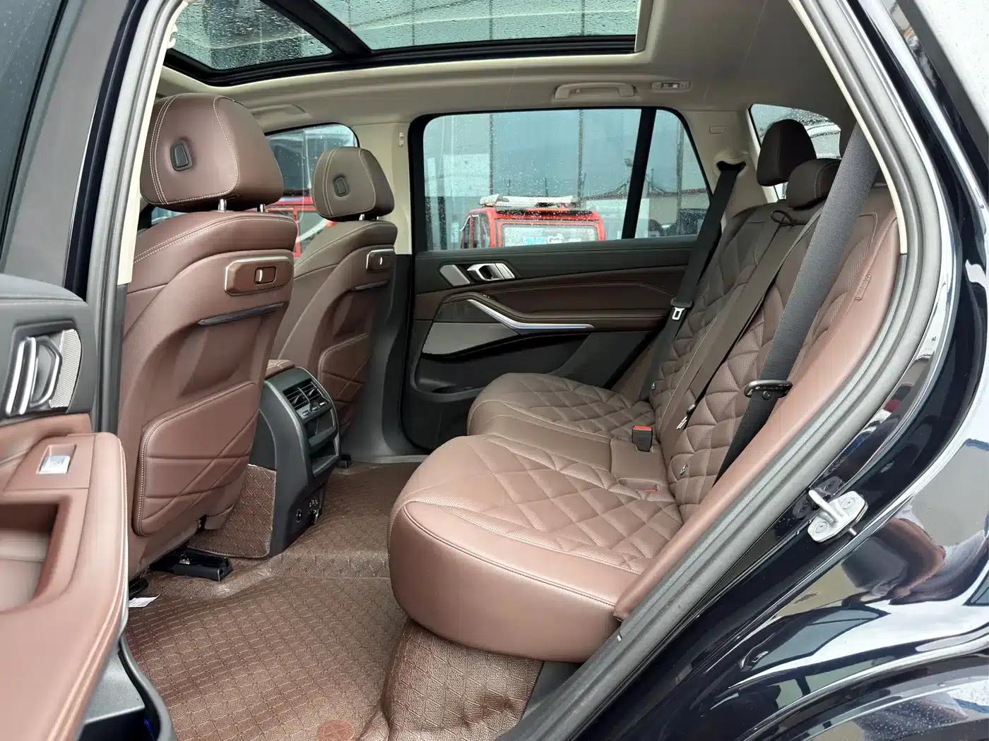 BMW X5 2023 xDrive 30Li M Sport Shadow Edition — миниатюра 9