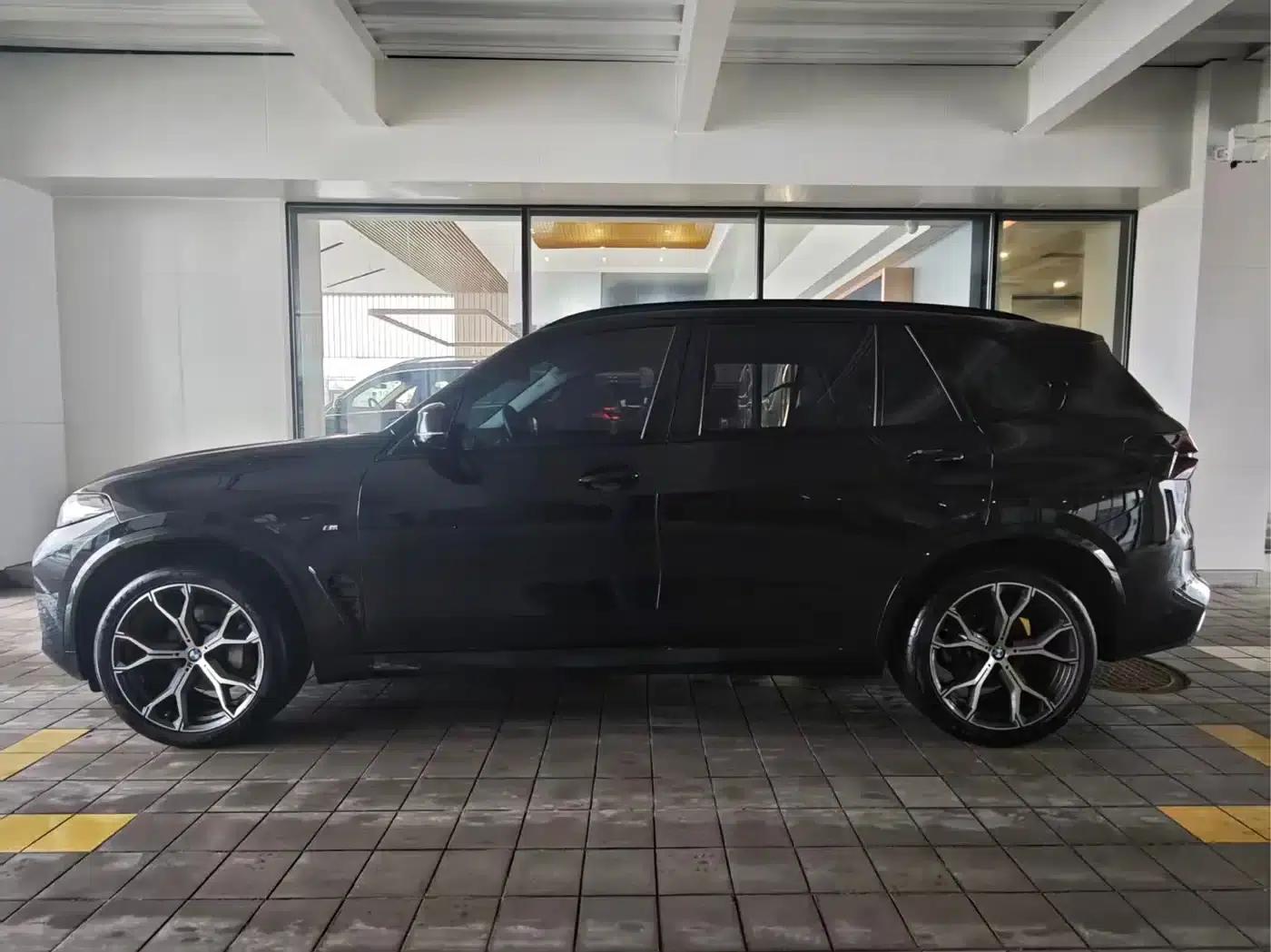 BMW X5 2023 xDrive 30Li Luxury M Sport Package — миниатюра 10