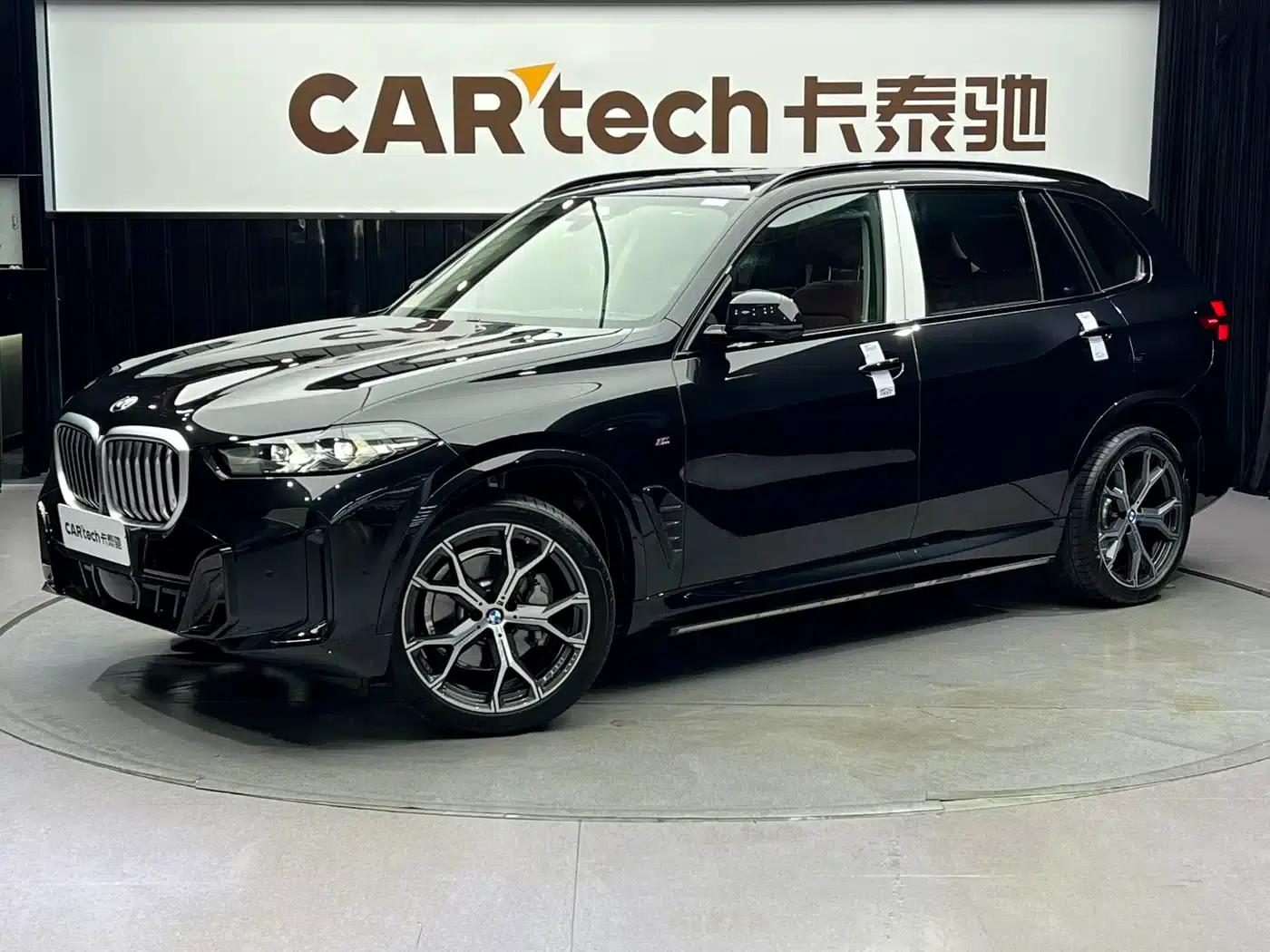 BMW X5 2025 xDrive 30Li M Sport Shadow Edition — миниатюра 1