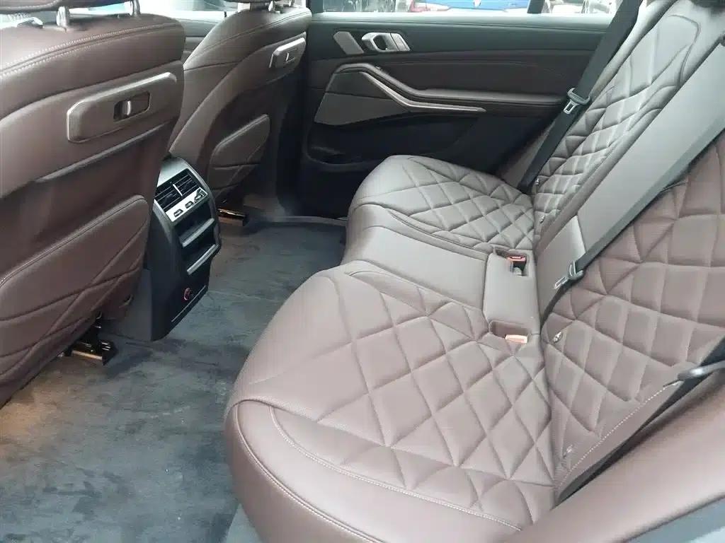 BMW X5 2025 xDrive 30Li M Sport Shadow Edition — миниатюра 9