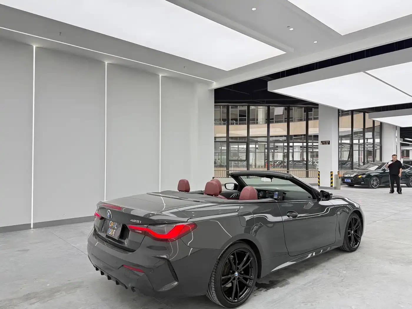 2023 BMW 4 Series 425i Convertible M Sport Shadow Edition — миниатюра 11