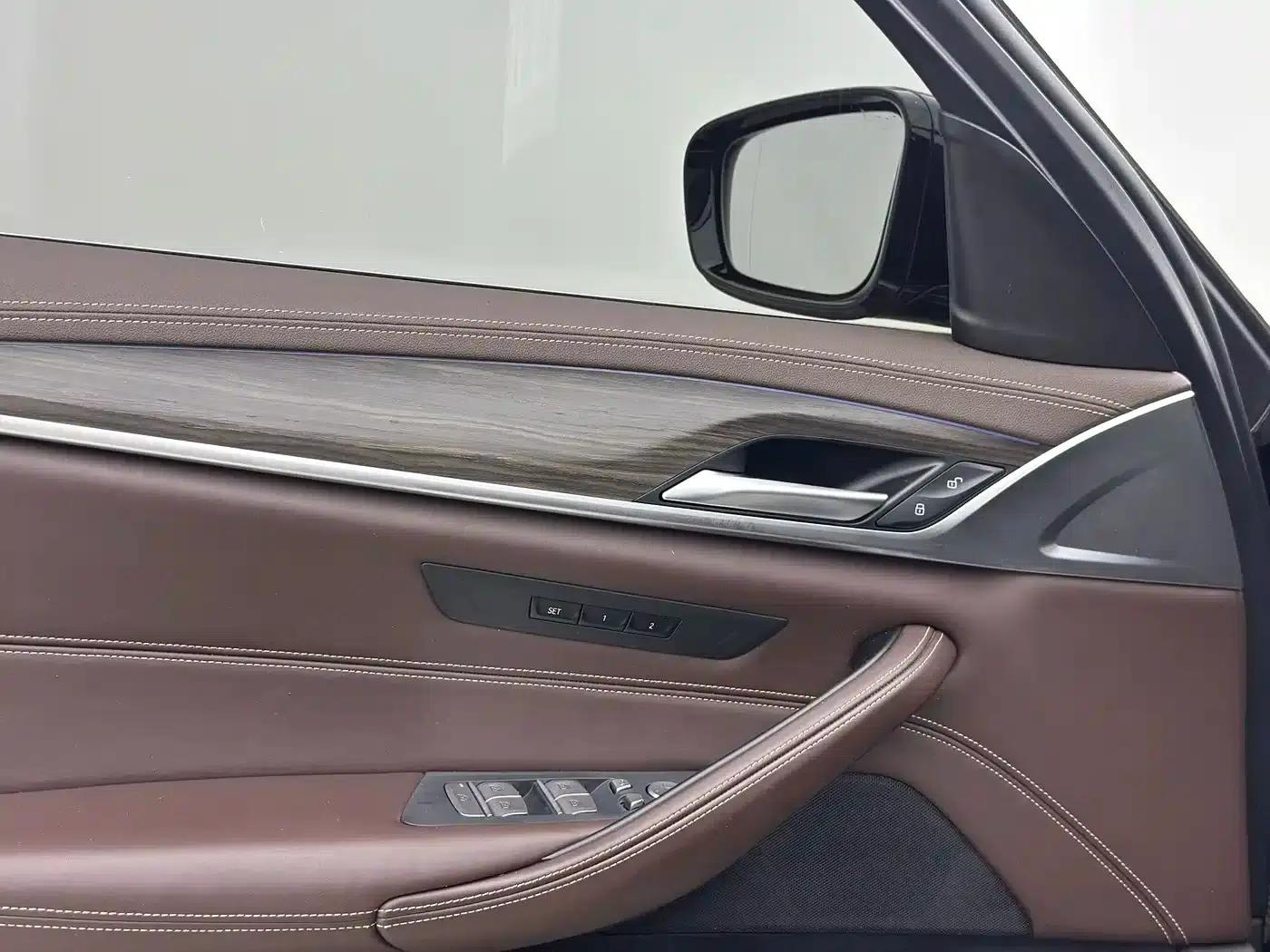 BMW 5 Series PHEV 2020 Mileage Upgrade Edition 530Le Luxury Package — миниатюра 10