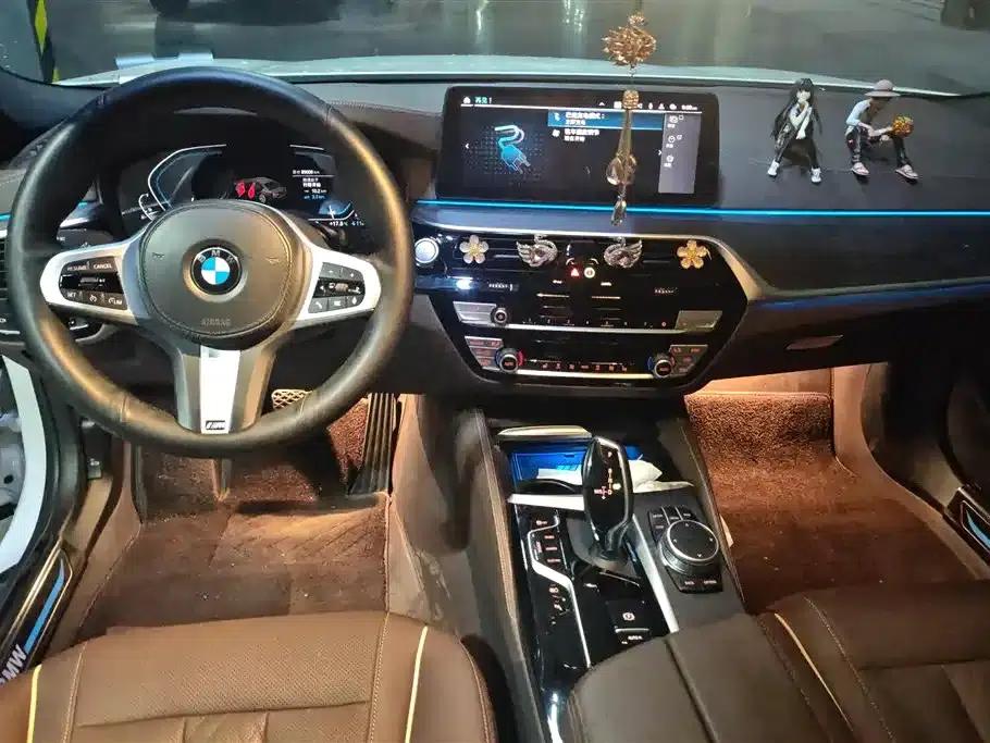 BMW 5 Series PHEV 2021 535Le M Sport Package — миниатюра 12