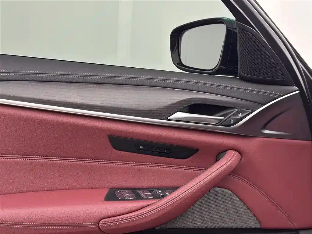 BMW 5 Series PHEV 2021 Facelift 535Le M Sport Package — миниатюра 14