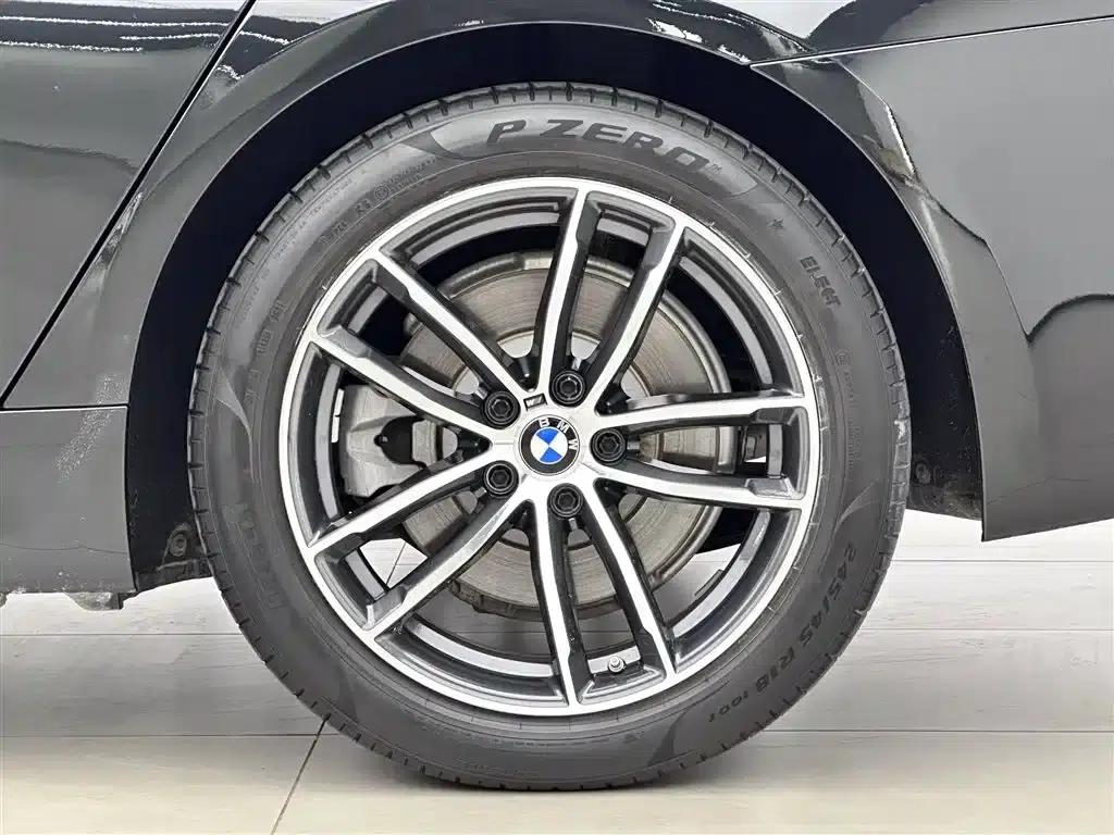 BMW 5 Series PHEV 2021 Facelift 535Le M Sport Package — миниатюра 17
