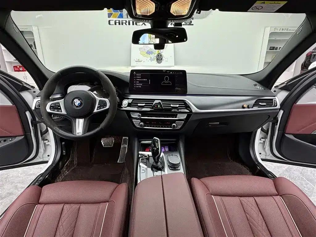 BMW 5 Series PHEV 2021 535Le Pioneer Edition M Sport Package — миниатюра 9