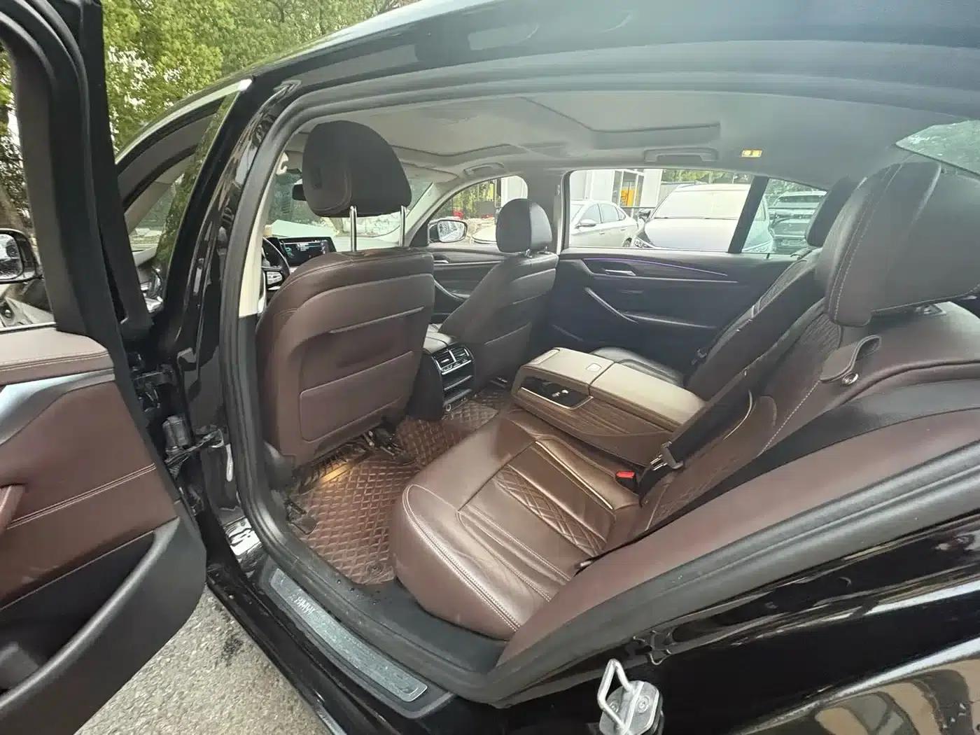 BMW 5 Series PHEV 2020 Mileage Upgrade Edition 530Le Luxury Package — миниатюра 4