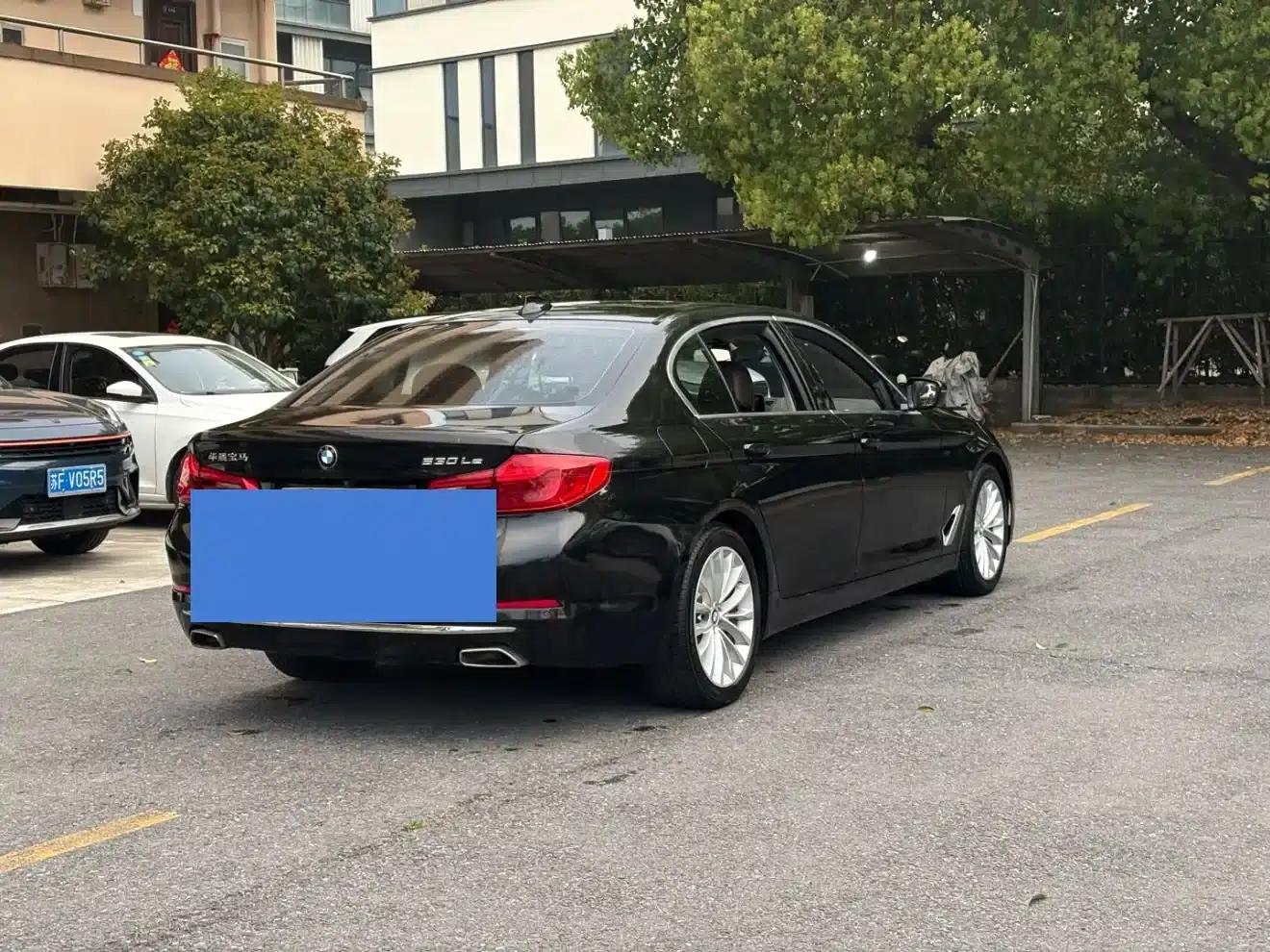 BMW 5 Series PHEV 2020 Mileage Upgrade Edition 530Le Luxury Package — миниатюра 8