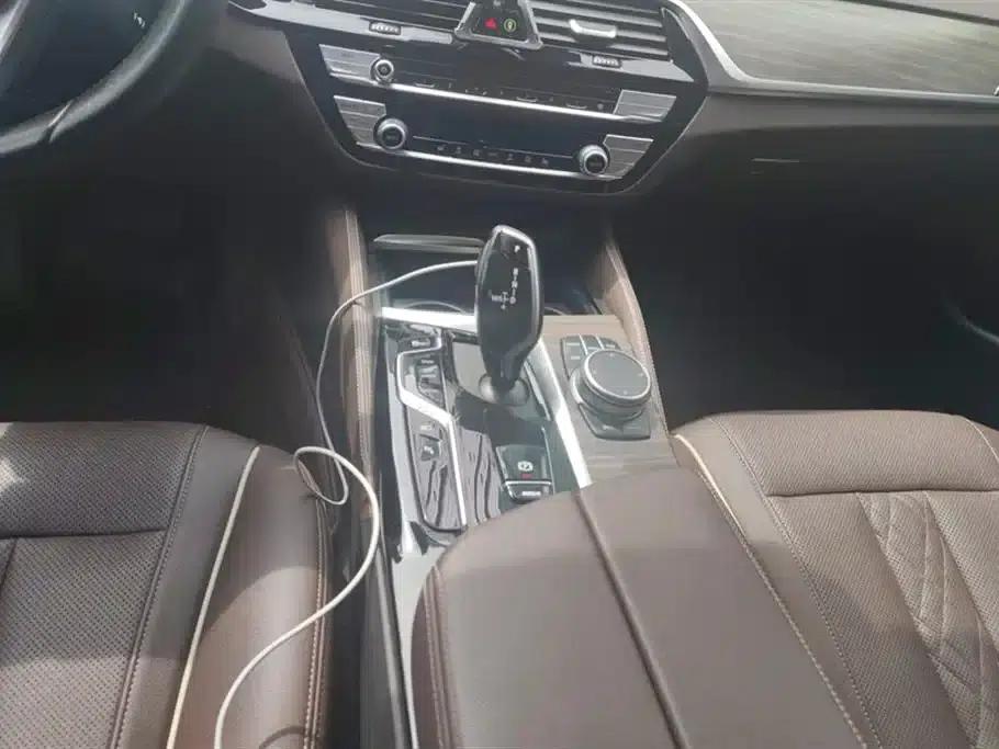 BMW 5 Series PHEV 2021 535Le Luxury Package — миниатюра 16
