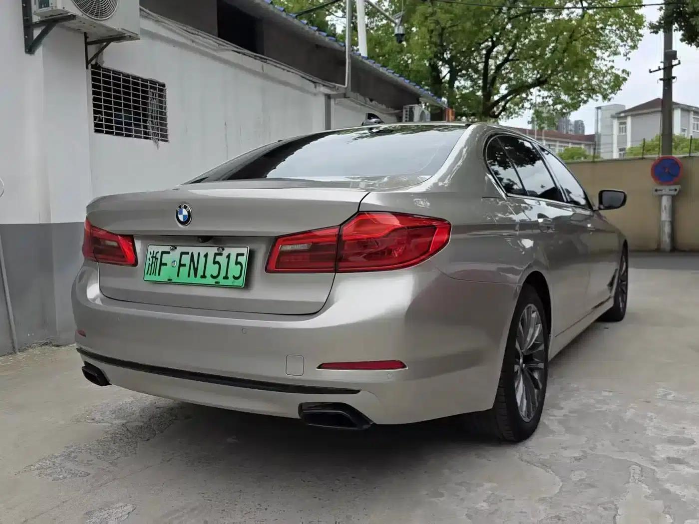 BMW 5 Series PHEV 2019 530Le Luxury Package — миниатюра 7