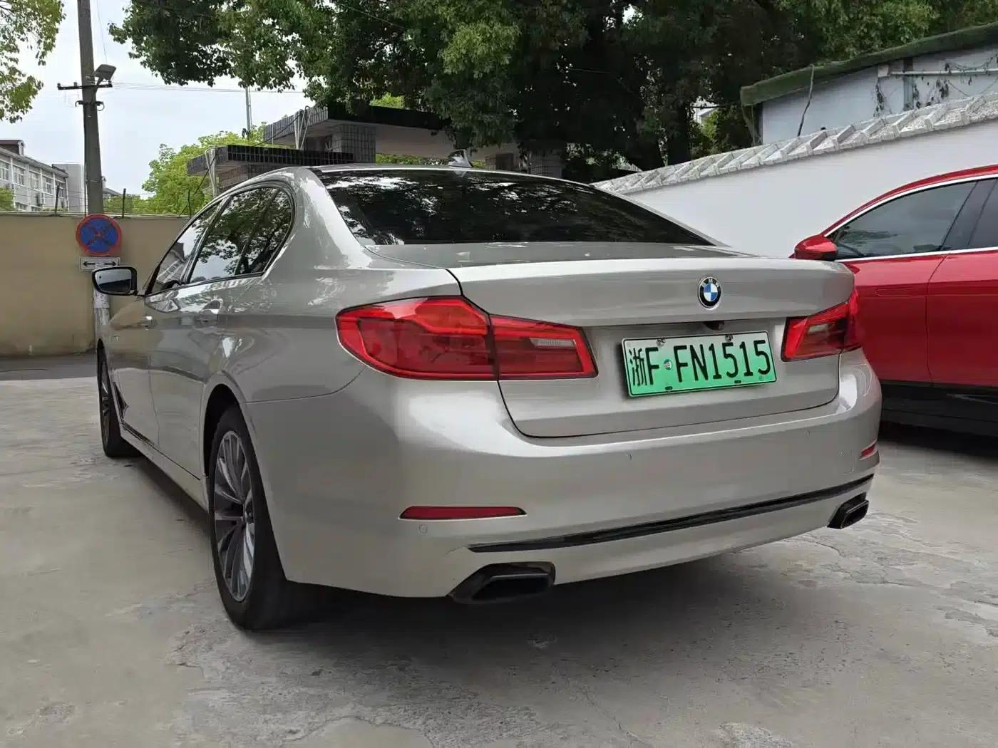BMW 5 Series PHEV 2019 530Le Luxury Package — миниатюра 9