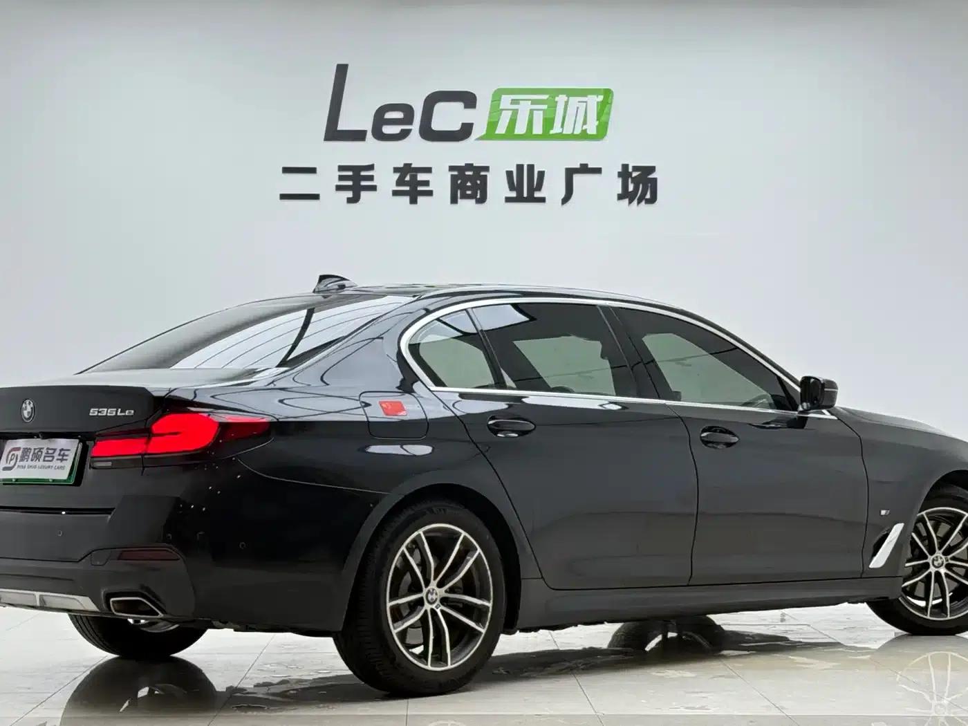 BMW 5 Series PHEV 2021 535Le Pioneer Edition M Sport Package — миниатюра 12