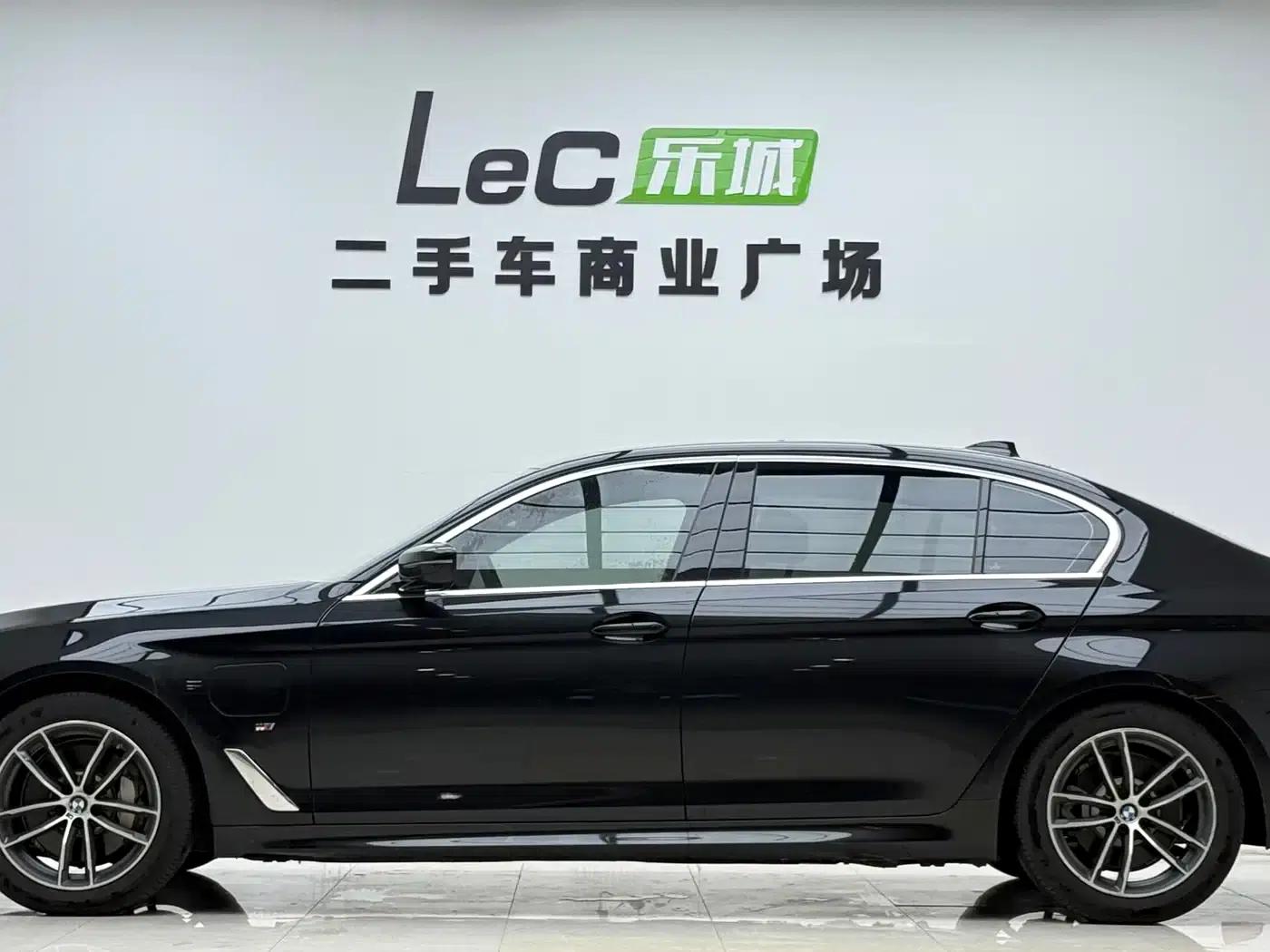 BMW 5 Series PHEV 2021 535Le Pioneer Edition M Sport Package — миниатюра 14
