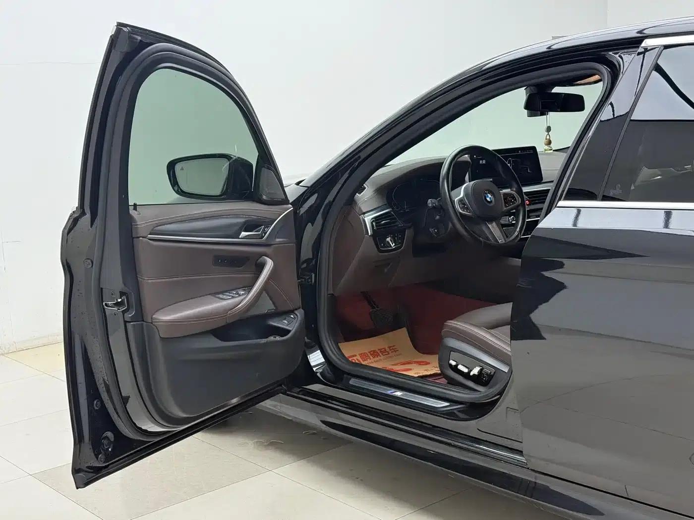 BMW 5 Series PHEV 2021 535Le Pioneer Edition M Sport Package — миниатюра 4