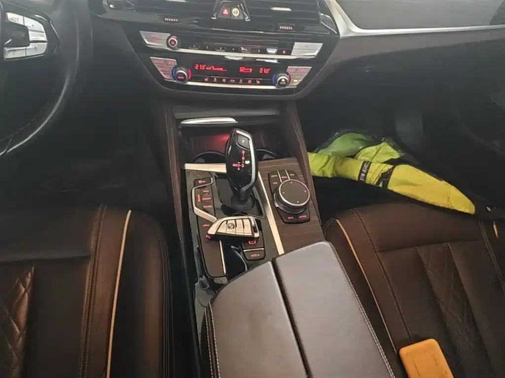 BMW 5 Series PHEV 2019 Facelift 530Le Luxury Package — миниатюра 14