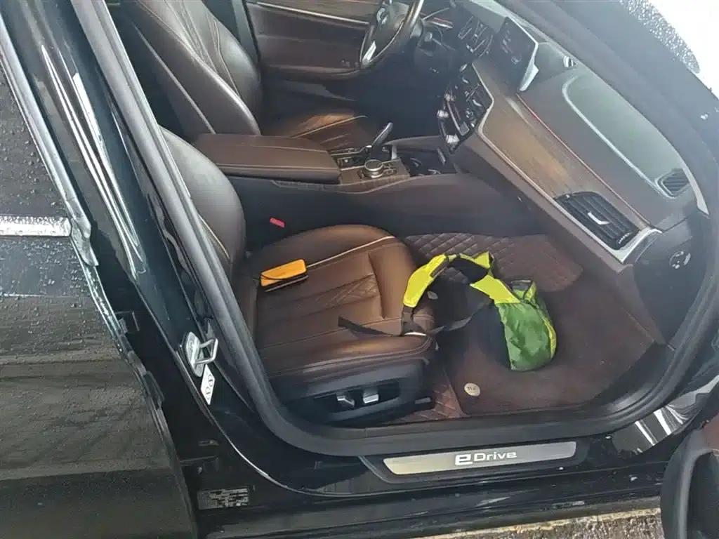 BMW 5 Series PHEV 2019 Facelift 530Le Luxury Package — миниатюра 25