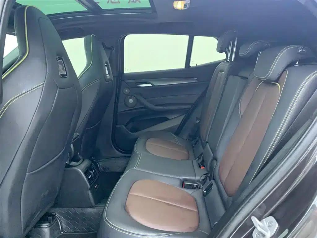 BMW X2 2023 xDrive 25i Shining Edition — миниатюра 13