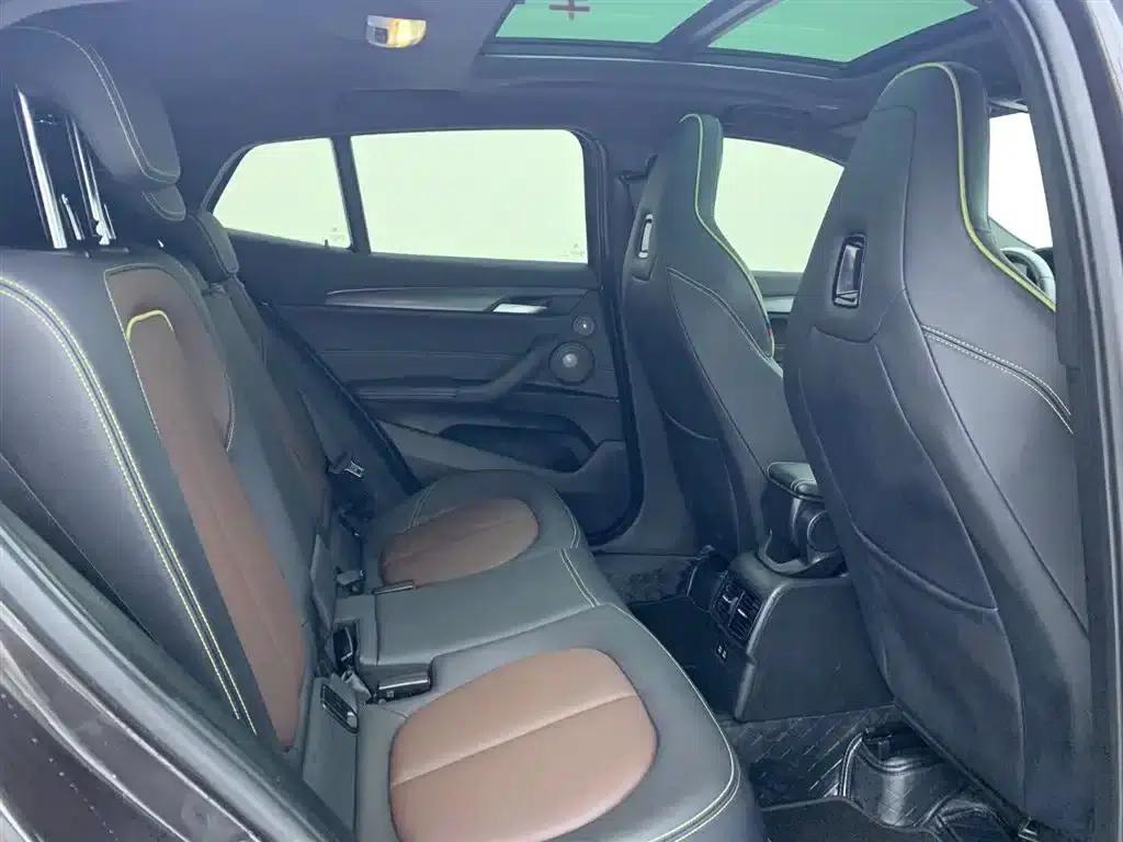 BMW X2 2023 xDrive 25i Shining Edition — миниатюра 15