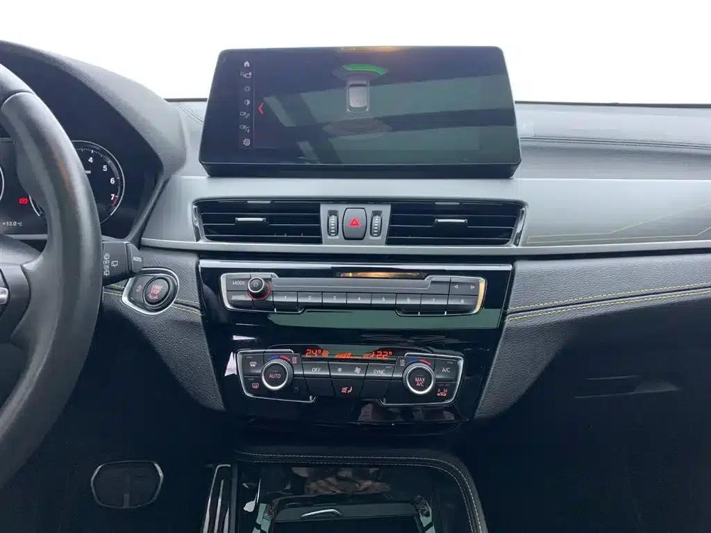 BMW X2 2023 xDrive 25i Shining Edition — миниатюра 23