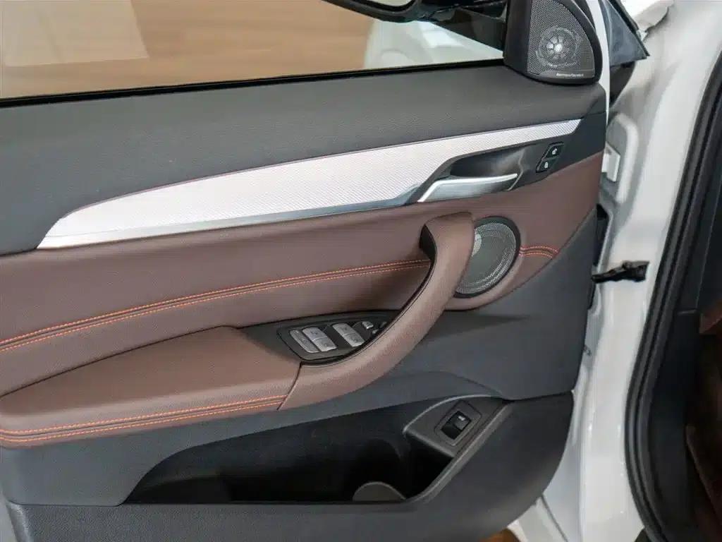 BMW X2 2022 sDrive25i Shadow Edition — миниатюра 13